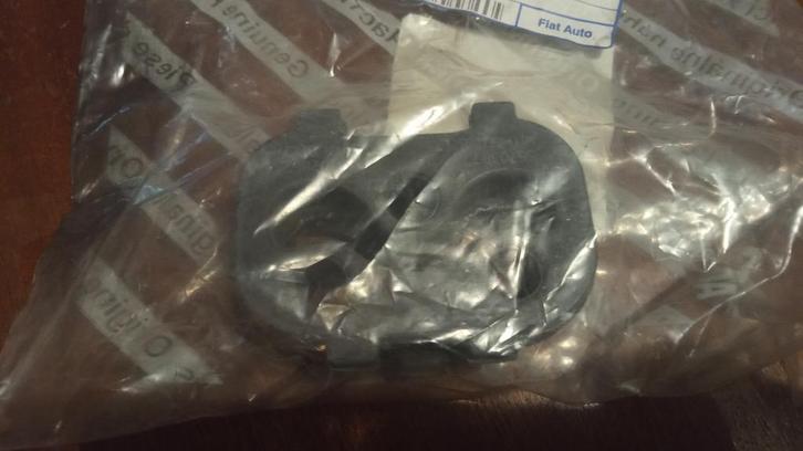 uitlaat rubber voor fca & Opel voor het achterste einddemper, Auto-onderdelen, Uitlaatsystemen, Alfa Romeo, Fiat, Opel, Nieuw