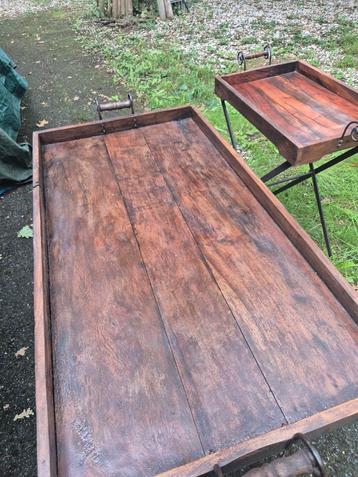 DIENBLAD TAFELS beschikbaar voor biedingen