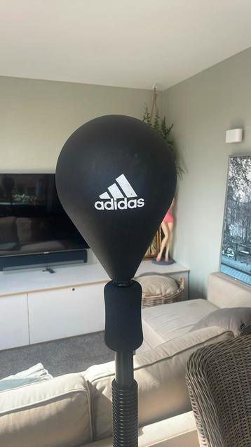 Adidas reflectie bokspaal beschikbaar voor biedingen