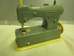 naai machine necchi uit de u.s.a kinder speel goed, Ophalen of Verzenden, Naaimachine, Overige merken