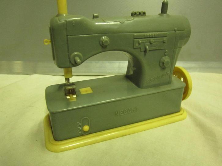naai machine necchi uit de u.s.a kinder speel goed, Hobby en Vrije tijd, Naaimachines en Toebehoren, Naaimachine, Overige merken