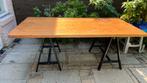 TE KOOP: Groot houten bureau, Ophalen, Zo goed als nieuw, Bureau