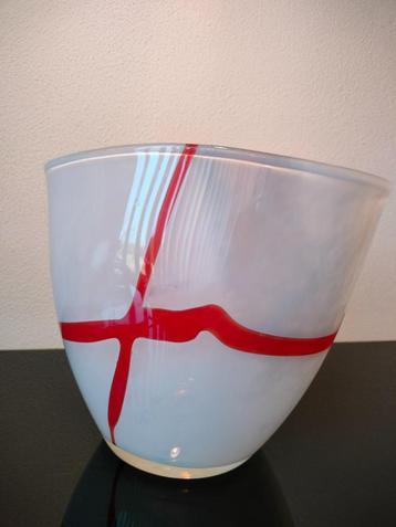 Vaas Opaline Pontil Wit Rood Kruis Lijnen Ovaal 1990 beschikbaar voor biedingen