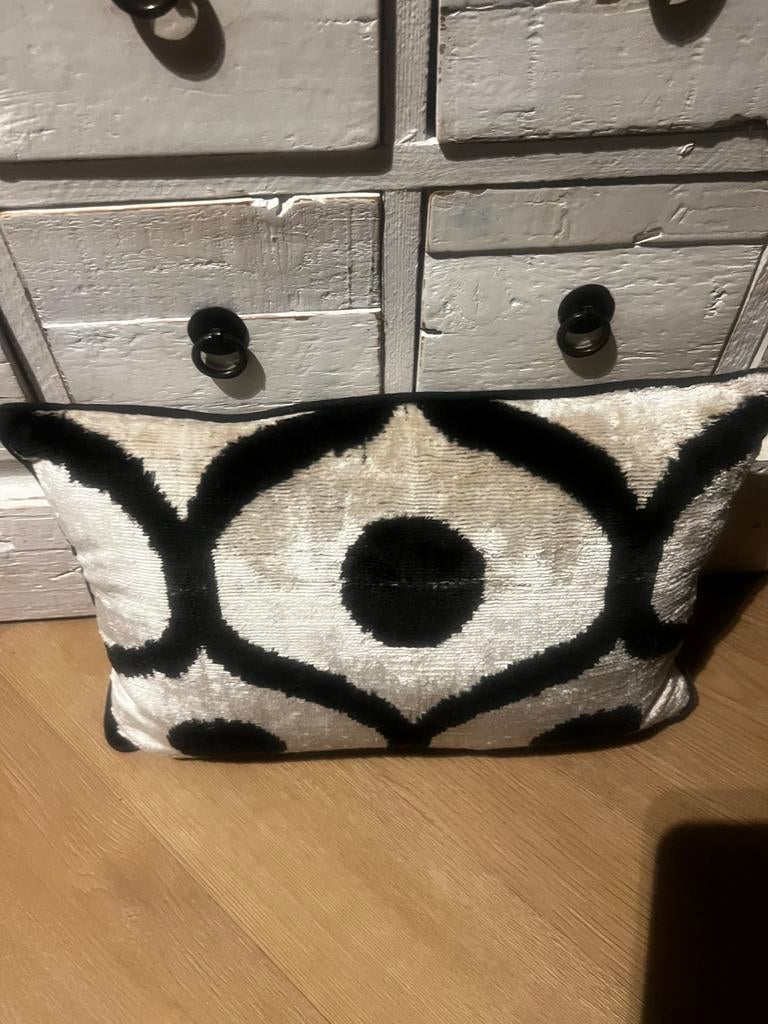 Ikat kussen 40x25, Huis en Inrichting, Ophalen of Verzenden, Zo goed als nieuw, Vierkant