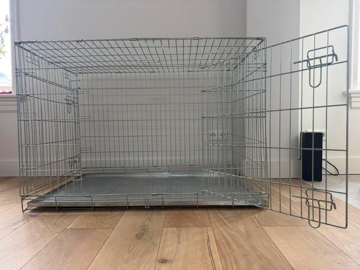 Beeztees 2-deurs hondenbench verzinkt - 109 X 69 X 75 cm, Dieren en Toebehoren, Hondenbenches, Zo goed als nieuw, Ophalen