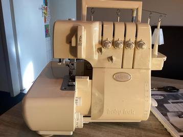 Baby Lock Eclipse lockmachinme 3/4 draad”s met air systeem. beschikbaar voor biedingen