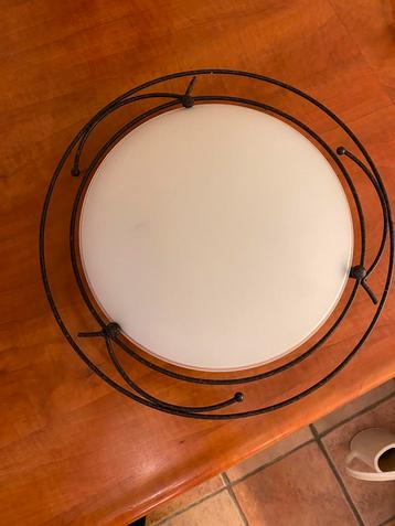 Plafondlamp beschikbaar voor biedingen