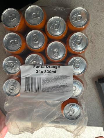 Bijna hele tray Fanta orange 330 ml (22 st) met statiegeld beschikbaar voor biedingen