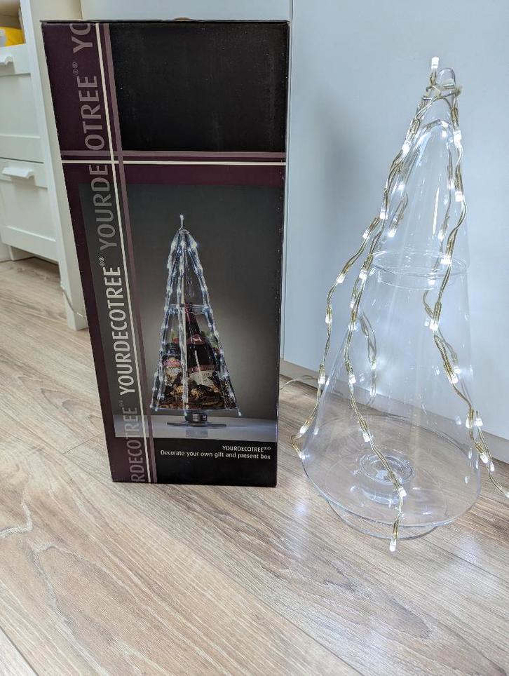 Glazen kerstboom met deksel en verlichting 52 cm hoog, Diversen, Kerst, Zo goed als nieuw, Ophalen