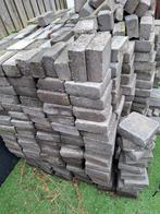 Gratis +-600 koppelstone antraciet 15x15x5 afhalen in Raalte, Ophalen, Gebruikt, Beton, Klinkers