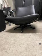 Zwart leren fauteuil met metalen poot, draaibaar heel mooi, Ophalen, Gebruikt, Minder dan 75 cm, Leer