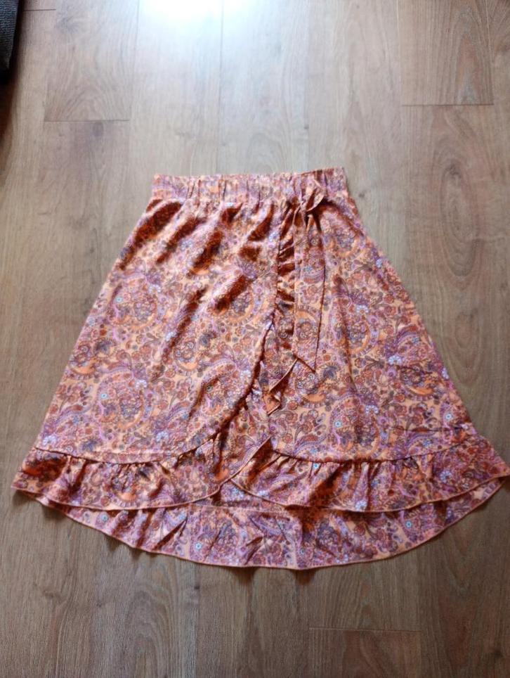 Mooie oranje kleurige rok mt L, Kleding | Dames, Rokken, Zo goed als nieuw, Maat 38/40 (M), Oranje, Onder de knie, Ophalen of Verzenden