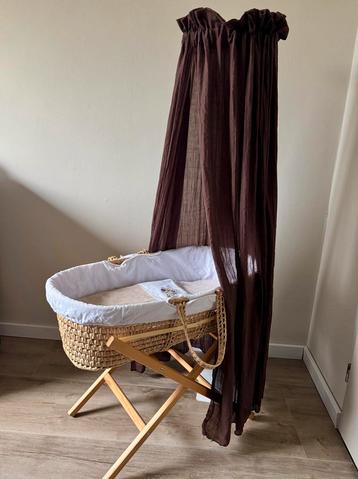 Mozes wiegje zonder standaard beschikbaar voor biedingen