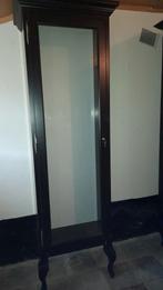 3 vitrine muurkasten met alleen voorpoten, Ophalen
