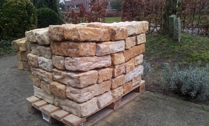 Te koop: zeer mooie Bentheimer zandsteen., Tuin en Terras, Bielzen en Borders, Zo goed als nieuw, Natuursteen, Minder dan 100 cm