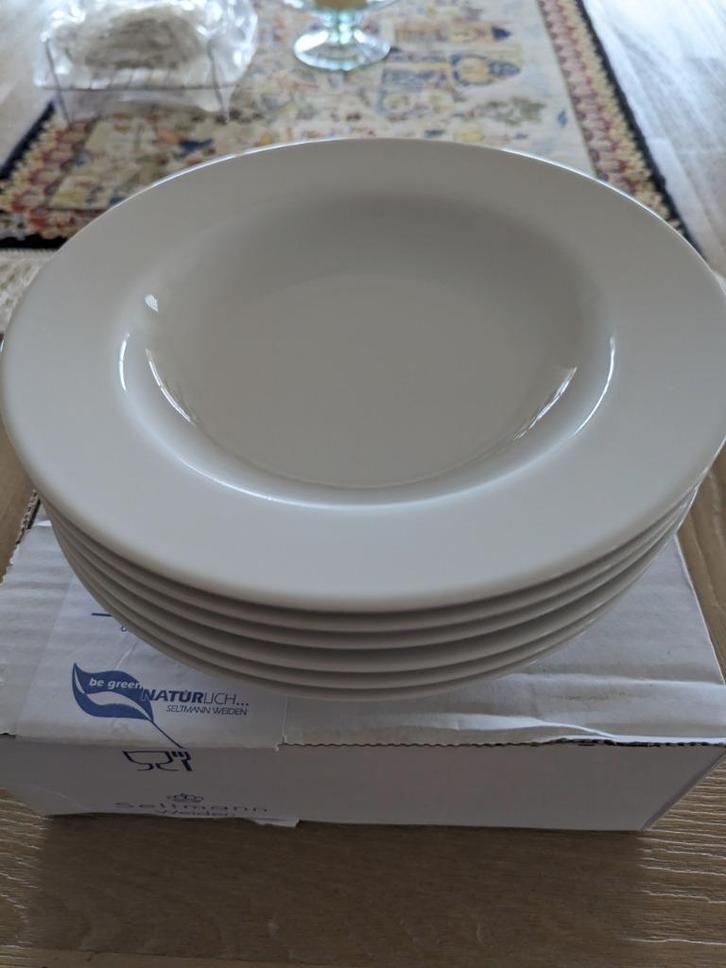 4 Soep/Saladeborden Seltmann Weiden Bavaria porselein(Nieuw), Huis en Inrichting, Keuken | Servies, Nieuw, Bord(en), Effen, Porselein