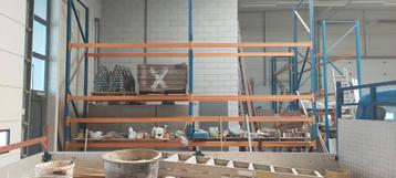 Palletstellingen, dubbele en enkele draagarmstellingen beschikbaar voor biedingen