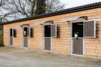 Staldeur | Boven en onderdeur | Draaideur | Gesloten | 17, Weidegang, 4 paarden of pony's of meer
