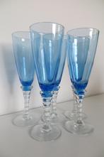 7 prachtige glazen ijscoupes /coupes in blauw en wit glas., Ophalen of Verzenden, Zo goed als nieuw, Overige typen