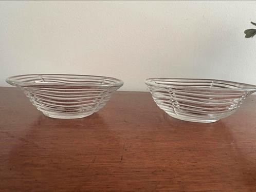 Littala, twee schalen 15 cm, Huis en Inrichting, Woonaccessoires | Schalen en Manden, Zo goed als nieuw, Rechthoekig, Glas, Ophalen of Verzenden
