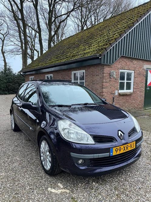 Wagen Renault Clio 2.0 (onderdelen), Auto-onderdelen, Carrosserie en Plaatwerk, Bumper, Renault, Voor, Gebruikt, Ophalen