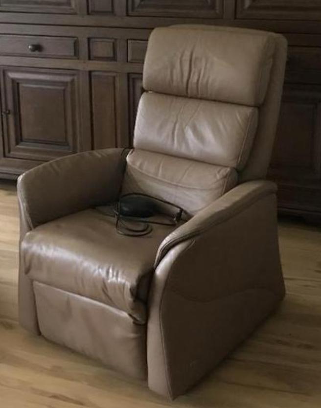 Lederen Relaxfauteuil met Sta-op Functie, Huis en Inrichting, Fauteuils, Gebruikt, Leer, 75 tot 100 cm, Ophalen