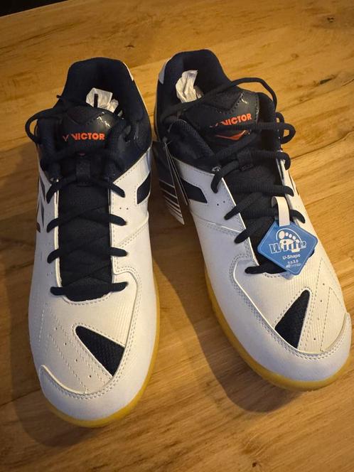 Men sport shoses (New with tag), Sport en Fitness, Basketbal, Nieuw, Schoenen, Ophalen of Verzenden
