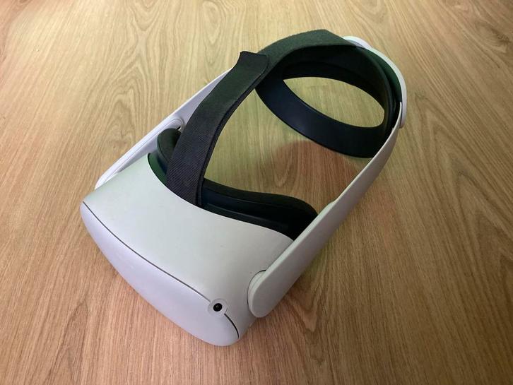 Oculus Quest 2 VR bril + Elite Strap + extra battery, Spelcomputers en Games, Virtual Reality, Gebruikt, Overige platformen, VR-bril