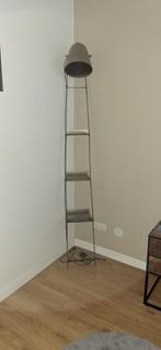Staande lamp metaal, Doe-het-zelf en Verbouw, Ladders en Trappen, Ophalen of Verzenden, Zo goed als nieuw, Minder dan 2 meter