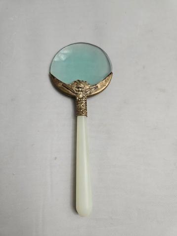 Antieke vergrootglas met handvat van Jade  beschikbaar voor biedingen