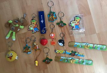 Pakket 14 sleutelhangers oa Bollo,emoji + 3 Bollo bandjes beschikbaar voor biedingen