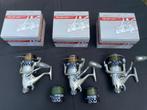 Set 3 Karper freerunner reels met lijn en reservespoelen, Ophalen of Verzenden, Zo goed als nieuw