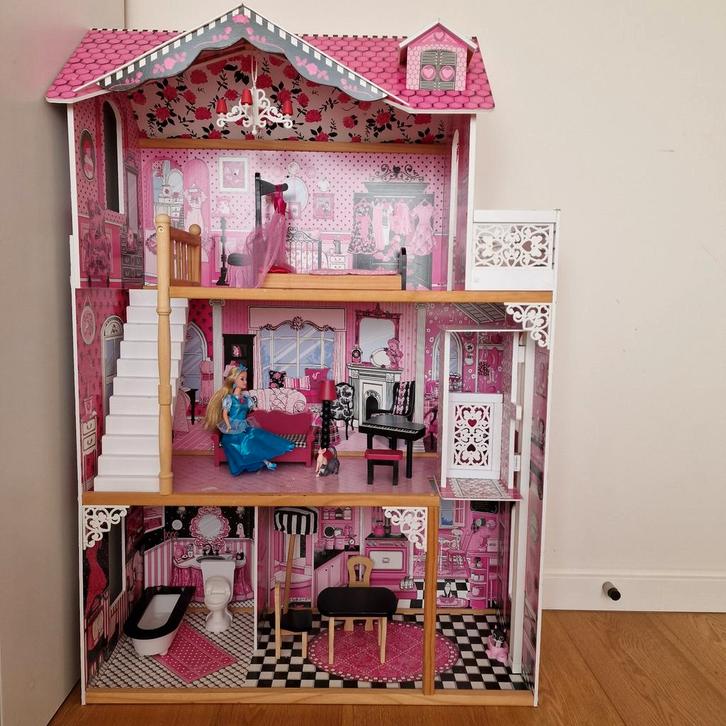 Kidkraft Barbiehuis - Compleet met accessoires en Barbie!, Kinderen en Baby's, Speelgoed | Poppenhuizen, Gebruikt, Poppenhuis