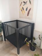 Baby box zwart met wielen. Gratis op te halen., Huis en Inrichting, Ophalen of Verzenden