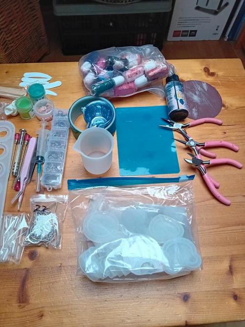 Zelf sieraden maken van epoxy hars, sleutelhangers, Hobby en Vrije tijd, Knutselen, Gebruikt, Materiaal, Ophalen