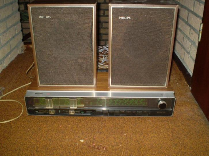 Oude Philips 741 radio met twee luidsprekers., Antiek en Kunst, Antiek | Tv's en Audio, Ophalen of Verzenden
