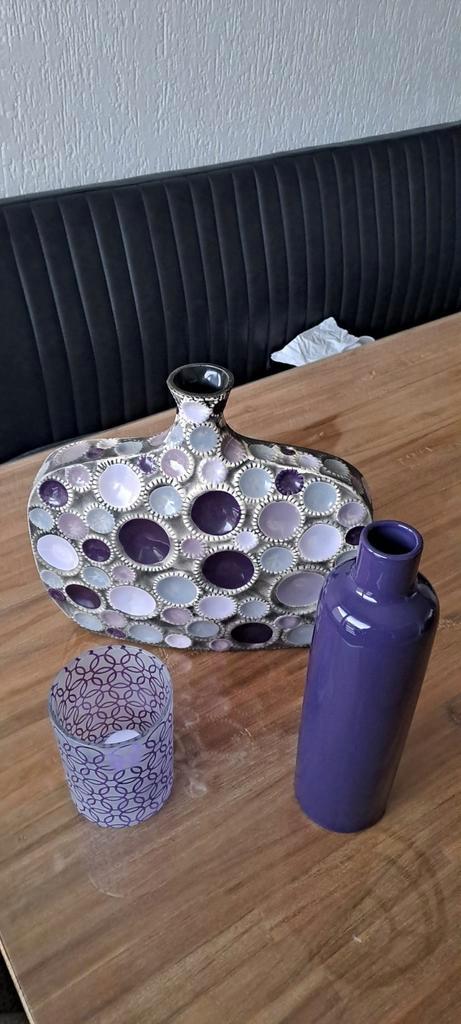 Paarse vaas met stippen (PTMD collection), Huis en Inrichting, Woonaccessoires | Vazen, Zo goed als nieuw, Overige kleuren, Minder dan 50 cm
