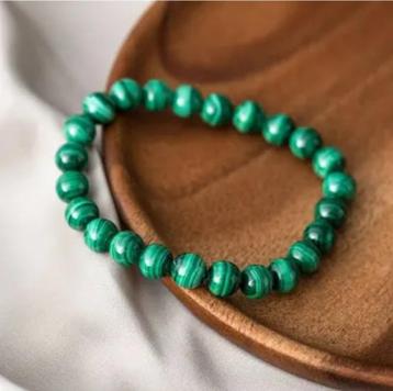 Armband. Malachiet. Mooi, smaragd, assistent in het leven.  beschikbaar voor biedingen