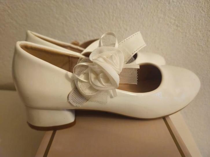 Feestelijke witte schoentjes maat 35, Kinderen en Baby's, Kinderkleding | Schoenen en Sokken, Zo goed als nieuw, Meisje, Ophalen of Verzenden
