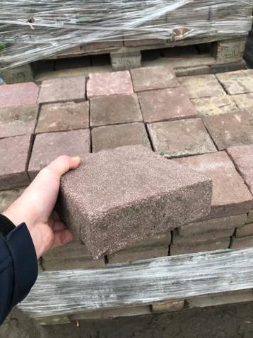  Schitterende oud gebakken tegels 20x20x6,5 cm. op pallet beschikbaar voor biedingen