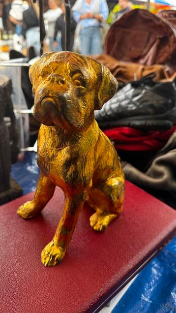 Beeld hond boxer bulldog goudkleur beschikbaar voor biedingen