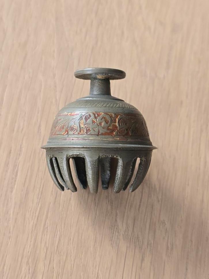 Antieke messing olifantenklauwbel, afkomstig uit India €20, Antiek en Kunst, Antiek | Koper en Brons, Koper, Ophalen of Verzenden