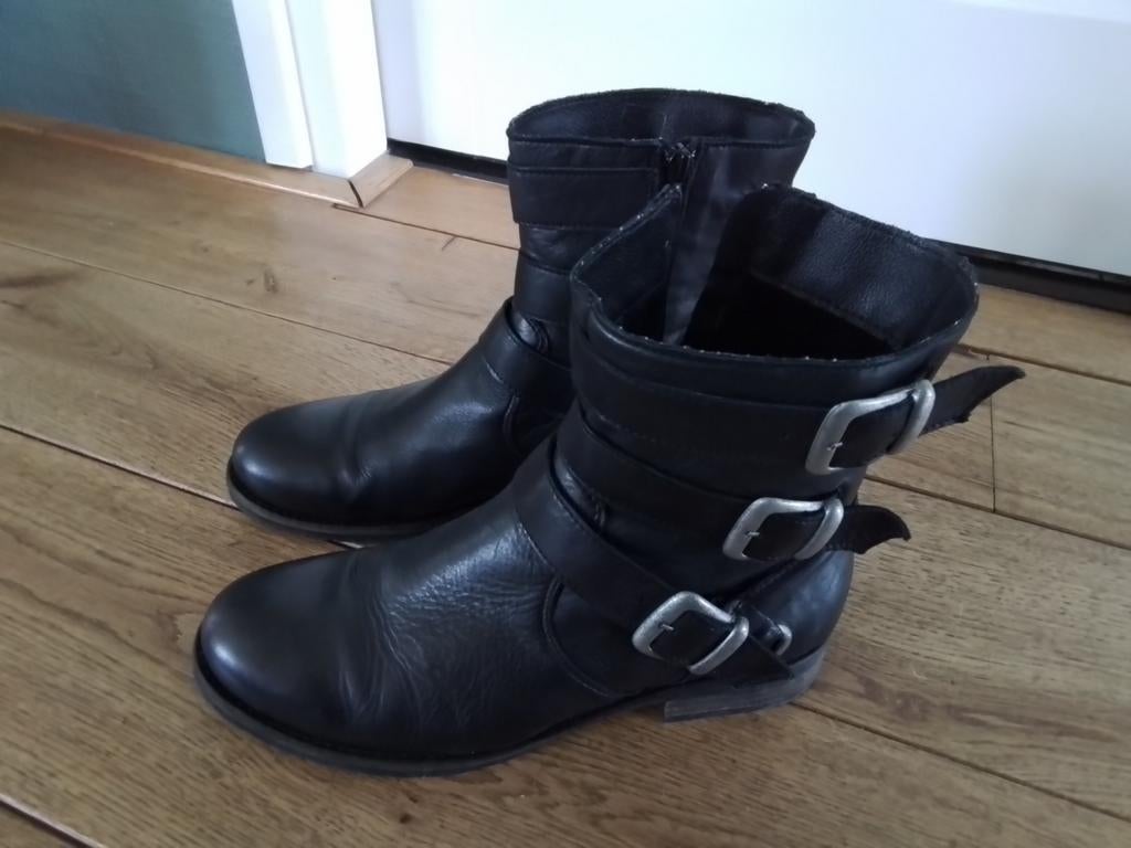 Enkellaarsjes, maat 40, Kleding | Dames, Schoenen, Ophalen of Verzenden, Zo goed als nieuw, Zwart