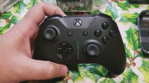 GEZOCHT Defecte Project Scorpio Xbox one controller., Spelcomputers en Games, Spelcomputers | Xbox | Accessoires, Niet werkend