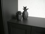 ananas + pot met plantje steen, Ophalen, Zo goed als nieuw
