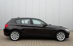 BMW 1-serie 118i Centennial Executive 136PK Automaat Orig NL, Auto's, Gebruikt, Bruin, Leder en Stof, Origineel Nederlands