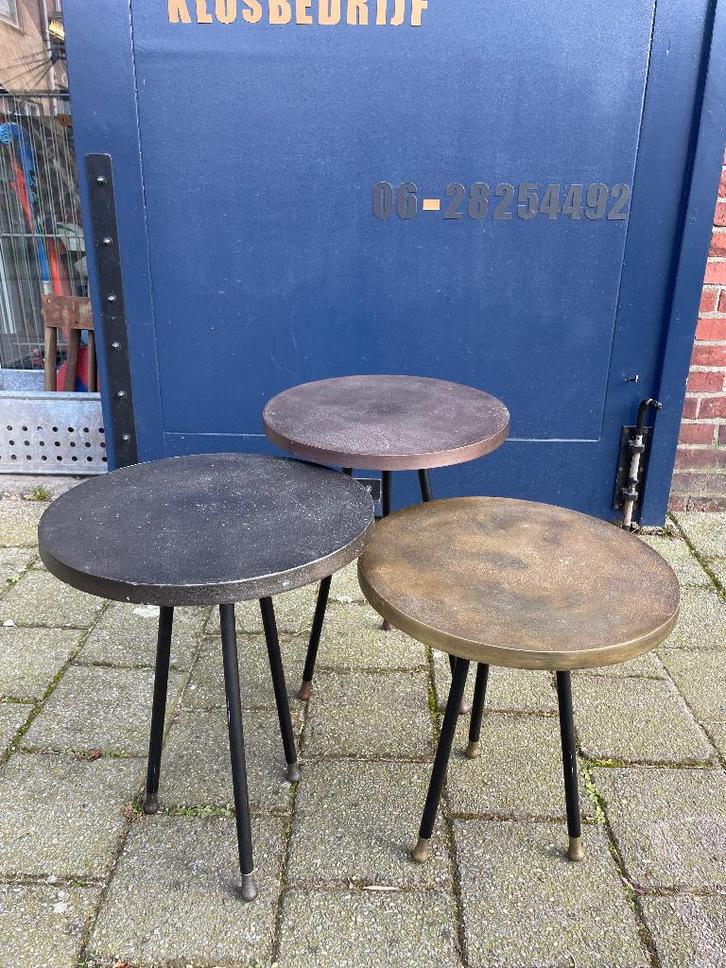 Set van 3 bijzettafeltjes Dutch Bone (goud, zilver en koper), Antiek en Kunst, Curiosa en Brocante, Ophalen