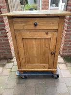 Antiek grenen kastje, Ophalen