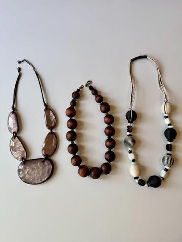 Lot van 3 kettingen beschikbaar voor biedingen