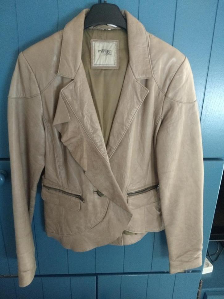 Dames jasje, kolbertje, merk MISSION BLEU, mt s, taupe,leer., Kleding | Dames, Jasjes, Kostuums en Pakken, Zo goed als nieuw, Jasje